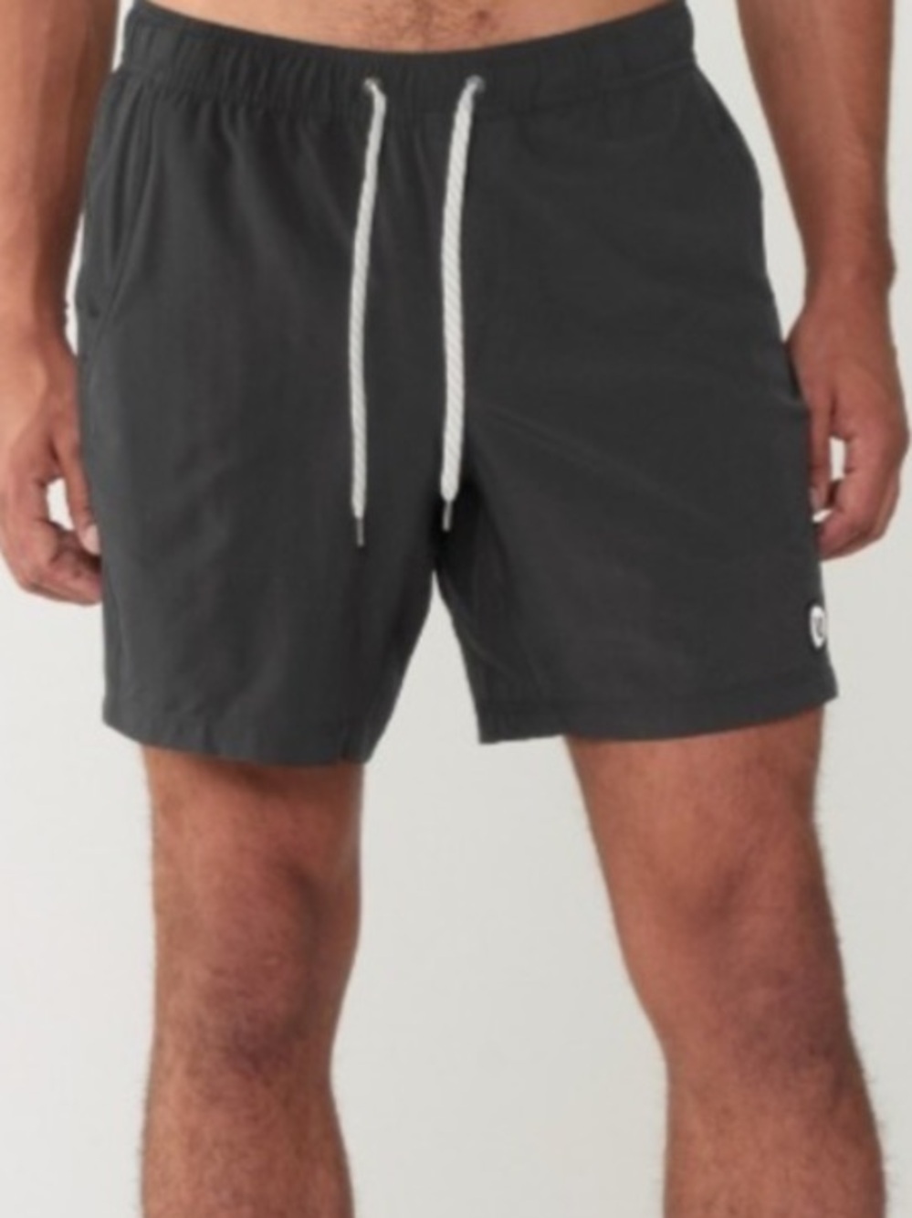 Vuori Men Size XL Kore 5 Inch Lined shorts Black Athleisure V367 active - Picture 2 of 14
